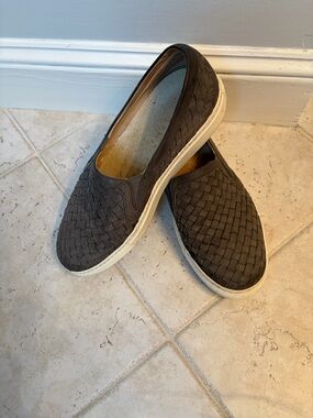 MGemi Women’s Woven Slip-On Sneakers - Dark Gray